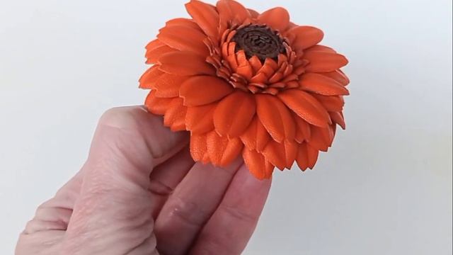 Брошь из кожи Оранжевая гербера. Соло. 19 января 2024 г. смотреть онлайн