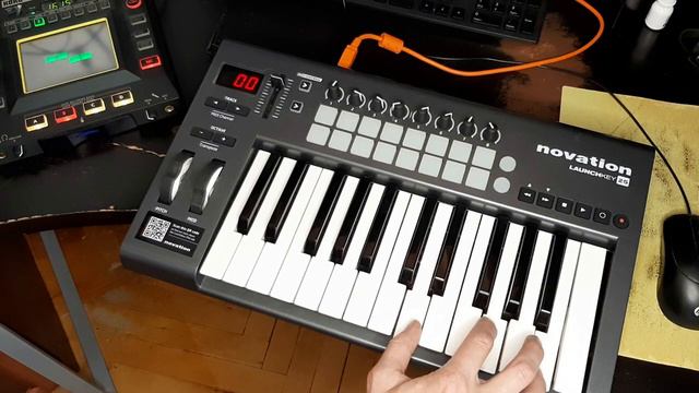 Korg Kaossilator Pro vs Korg M1 импровизация