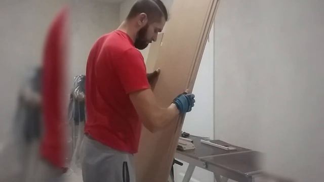 Монтаж дверей Волховец и плинтуса МДФ. смотреть онлайн