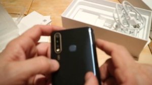 Распаковка Vivo Y19