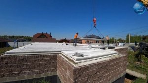 Перекрытие цоколя (фундамента) облегченными плитами 1,6ПБ толщиной 160 мм. Завод ЖБИ. Производство.