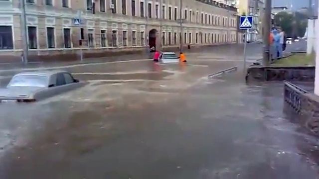 В Харькове 29 05 2013 потоп после 15 минут дождя где то в 14 00 Короленко и Набережная часть 3 смотреть онлайн