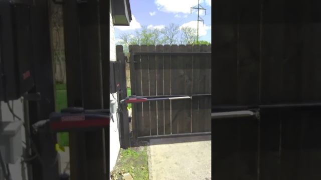 LiftMaster LA400 Swing Arm Gate Installation смотреть онлайн