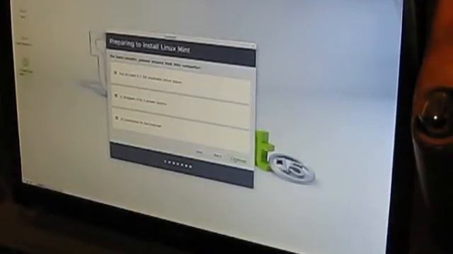 Removal of Windows from ACER V3-771G-73638G50Maii смотреть онлайн