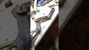 BMW люфт дворников , Стеклоочистители задевают за капот, ремонт дворников