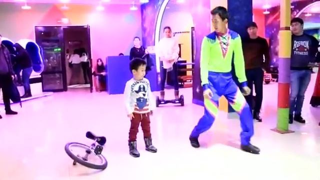Цирк в Бишкеке! Цирковое шоу на Вашем Детском Празднике от Студии Детских Праздников EL Studio.