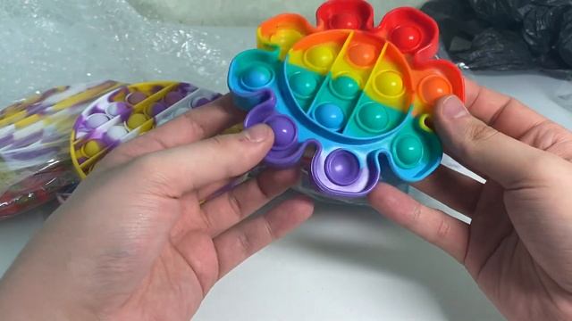 КУПИЛ КУЧУ ПУПЫРОК / POP IT FIDGET ПУПЫРКА АНТИСТРЕСС смотреть онлайн