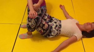 Как исправить перекос таза. Постизометрическая релаксация. Часть 1.