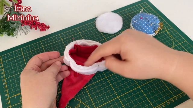 Шапка Санты. Колпак на Новый год. Как сшить для куклы + выкройка для Паола Рейна