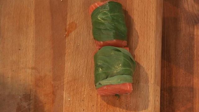 Копченый лосось на желе из томатного коктейля