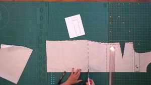 Платье из трикотажа имитирующее костюм. Деловой стиль женщины