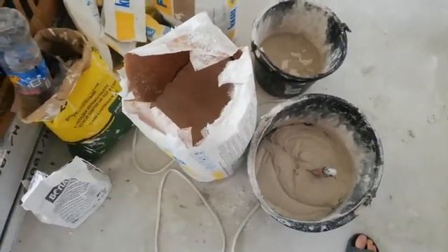 отличие между свежей и отсыревшей шпаклевкой