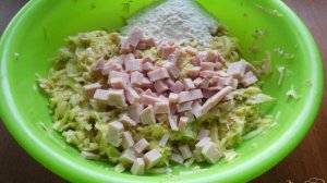 Котлеты из кабачков и картофеля с овсянкой и колбасой