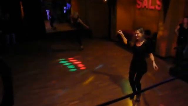 Concours de Bachata à l'Anatole: Bénédicte et Elsa смотреть онлайн