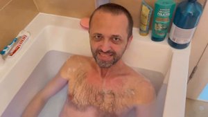 Олеся Малибу моет папика Артемия