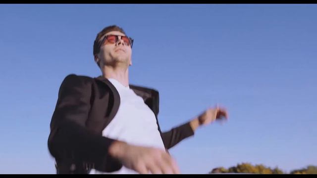 Taryan Towers advertising backstage смотреть онлайн