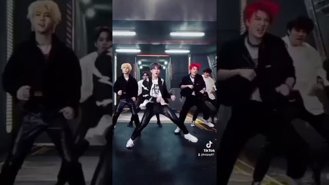 STRAY KIDS смотреть онлайн