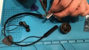 Замена аккумулятора в наушниках