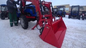 Быстросъемный погрузчик с челюстным ковшом для тракторов
