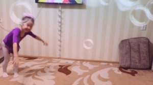 Гимнастика вместе с Николь !!!Соревнование со спинером ???