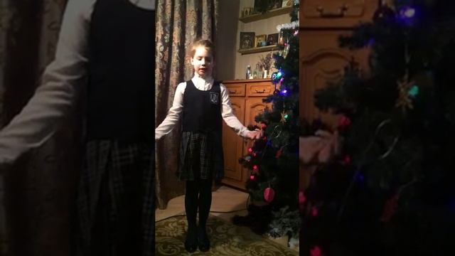 Ляля Нечёрная «Выбирал мальчишка розу осторожно...» смотреть онлайн