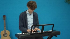 Yamaha PSR-F52 Digital Keyboard Demo | Joh.deHeer