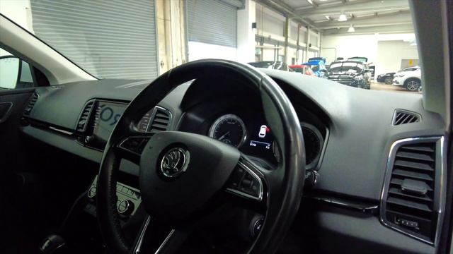 SKODA KAROQ SE L TDI DSG - WHITE - THE ROXBURGHE GROUP - USED CARS - UK