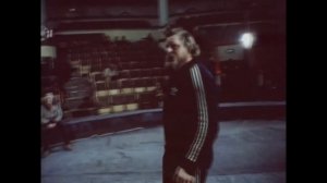 Валентин Дикуль подъём машины 1250кг. Фрагмент из д/ф "Пирамида"