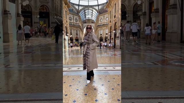 Пальто из кашемира с мехом соболя Италия:(+39)3341694865