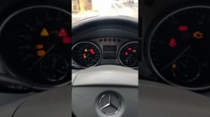 Mercedes мл 164 ml 164  ( не открывается крышка багажника до конца !)