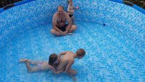 Каркасный бассейн Bestway 366×100. Наливаем  воду.