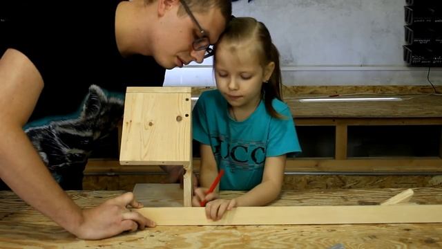 Кормушка для птиц своими руками. Простая кормушка для птиц.