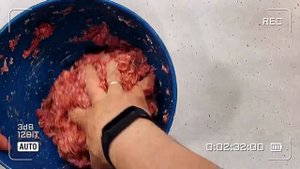 Котлеты из говядины и без свинины.