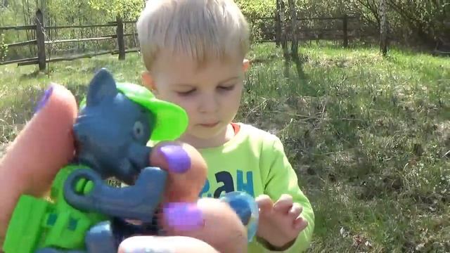 Щенячий Патруль. Ищем яйца сюрпризы с героями мультика PawPatrol смотреть онлайн