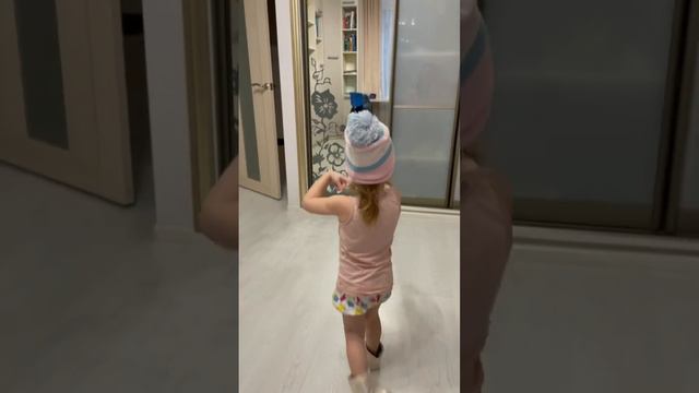 Дети танцуют. #dance #funny #friendships #танец #танцует #baby #children #music #coolcats #house