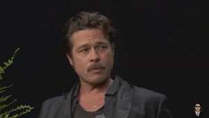 Брэд Пит плюнул жвачкой в глаз за критику)))