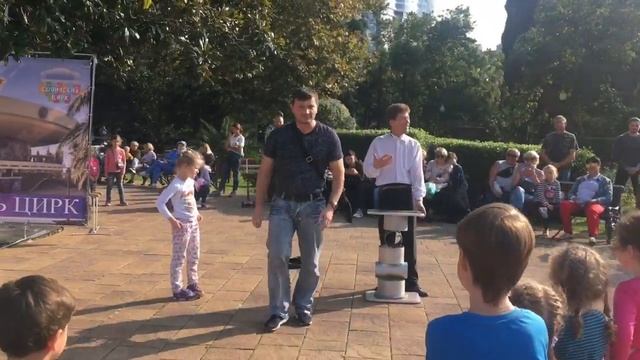 В рамках акции "Я люблю Сочи! Я люблю цирк!" состоялись мастер-классы для зрителей смотреть онлайн