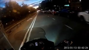 Yamaha Majesty 400 скейт на дороге