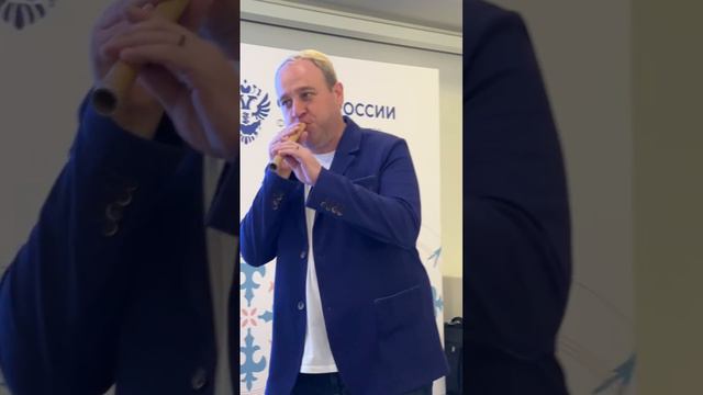 Александр Бардин популяризирует Алексея Рябошапку.