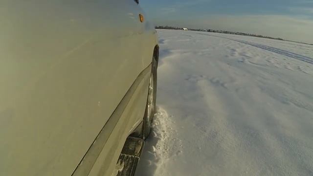 Снегоход Ямаха venture tf и Toyota. Камера GoPro. смотреть онлайн