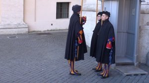 Ватикан. Смена караула.