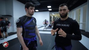 ОСНОВЫ УДУШЕНИЯ В СТОЙКЕ! РАЗБОР 2 ВИДОВ ГИЛЬОТИН С ЧЕРНЫМ ПОЯСОМ ПО БЖЖ!