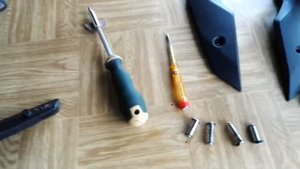 BMW C650GT Как разобрать ветровик, если прокручиваются болты в кронштейне