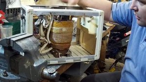 Im disassembling + upgrading the Soviet welding machine. Разбираю и дорабатываю советский сварoчник
