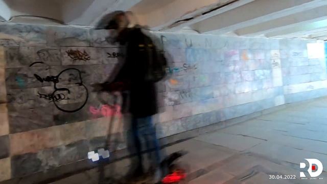 RED CLUB Екатеринбург 30 04 22 катаемся на электросамокатах (начинаем сезон покатушек). RED смотреть онлайн