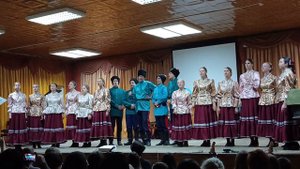 Пролягала путь-дорожка