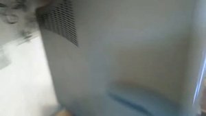 Телевизор Philips щелкает (клацает) и выключается/включается