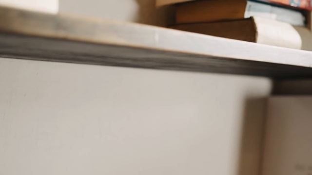 Муж преподал урок жене, которая грубо обошлась с прислугой, обвинив ее в краже... смотреть онлайн