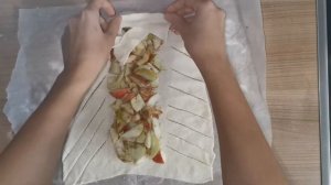 СЛОЁНЫЙ ПИРОГ С ЯБЛОКАМИ И КОРИЦЕЙ.