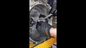 Вариатор 01J (Audi). №5 Установка сальника (ведущий вал, главная пара)